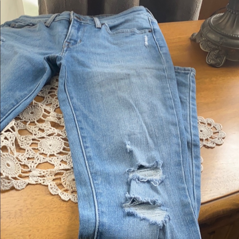 🖤 Levi’s Deconstructed Jeans 🖤